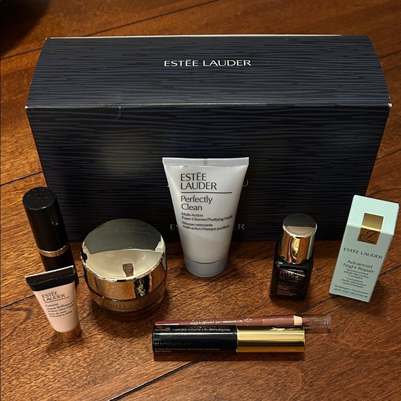 Estee Lauder Makeup & Skincare Set of 8 items NIB